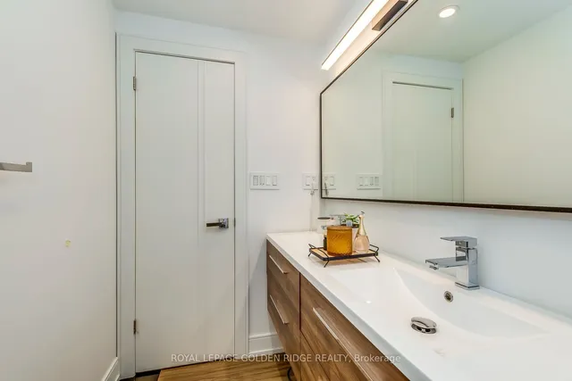 Additional image 12 of 2220 Elmhurst Ave