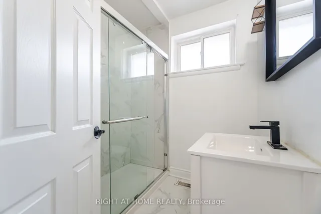 Additional image 32 of 78 Sanford Cres