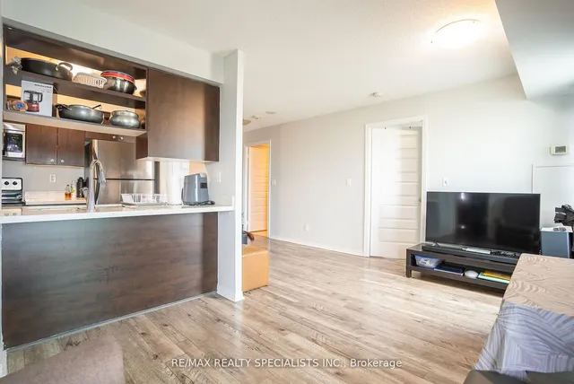 Additional image 9 of 215 Queen St Unit 1603