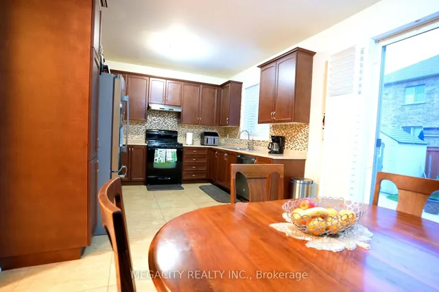 Additional image 18 of 22 Durango Dr