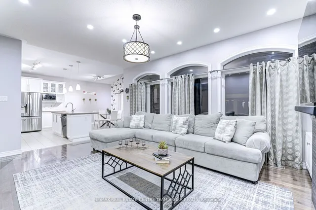 Additional image 11 of 17 Junetown Circ