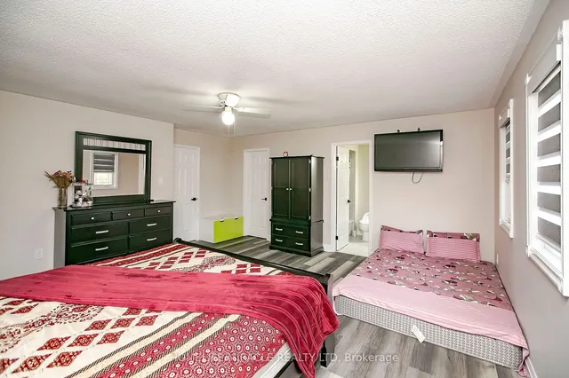 Additional image 22 of 107 Michigan Ave