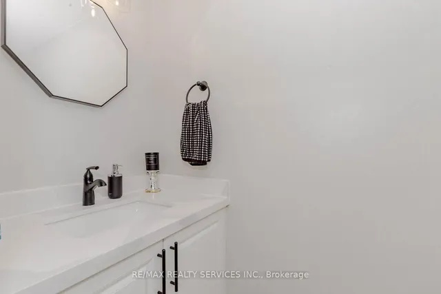 Additional image 21 of 82 Guildford Cres Unit 82