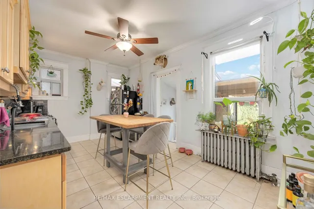 Additional image 8 of 689 Dovercourt Rd