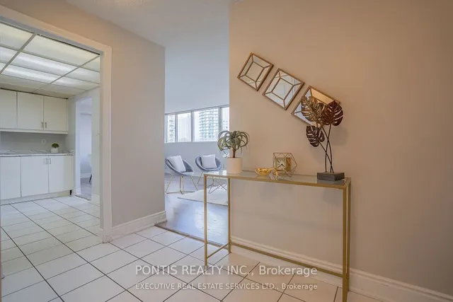 Additional image 8 of 3700 Kaneff Cres Unit 508