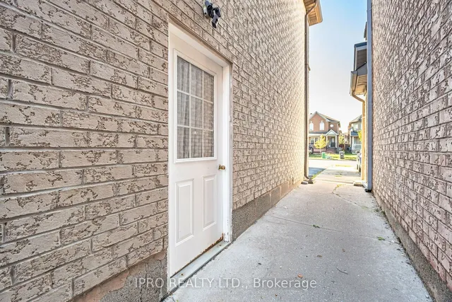 Additional image 40 of 49 Australia Dr