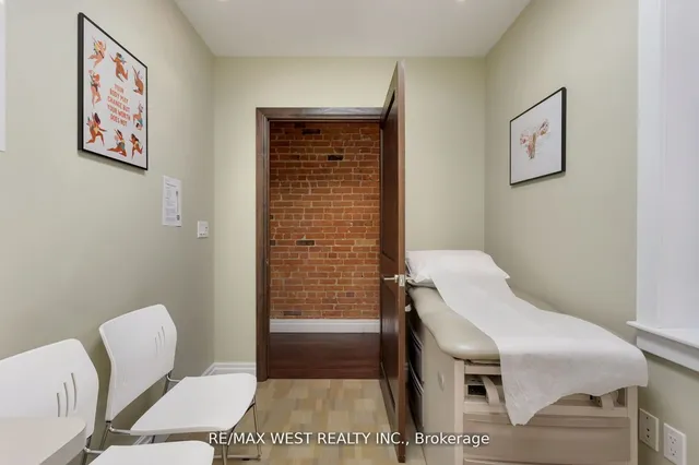 Additional image 13 of 96 Roncesvalles Ave