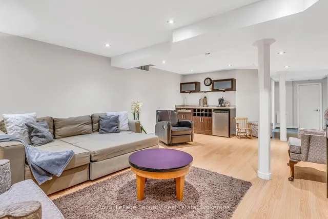 Additional image 34 of 654 Ashprior Ave