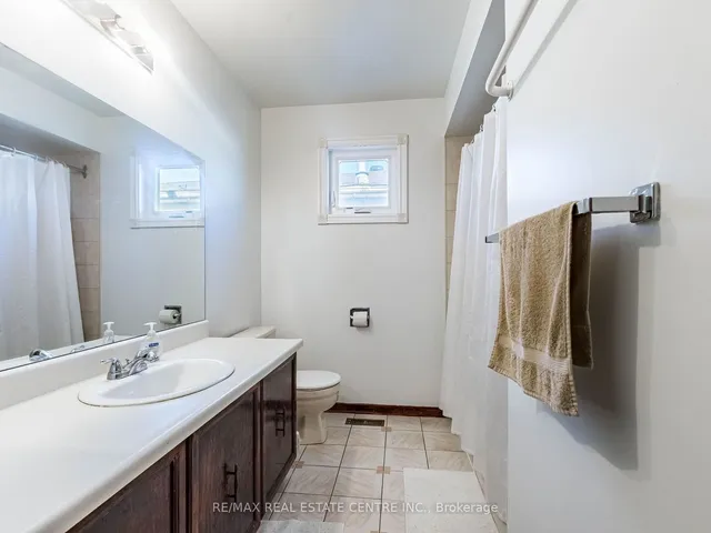 Additional image 28 of 433 Silverthorne Cres