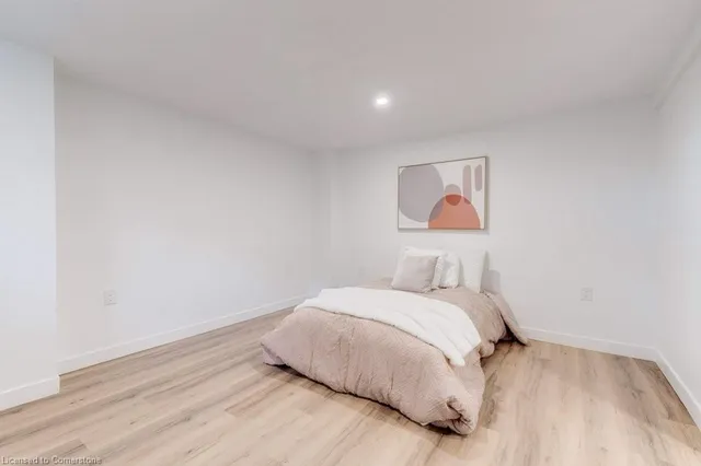 Additional image 29 of 5470 Randolph Cres