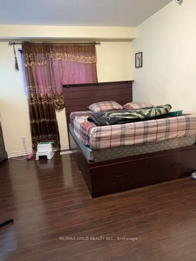 Additional image 7 of 3294 Victory Cres