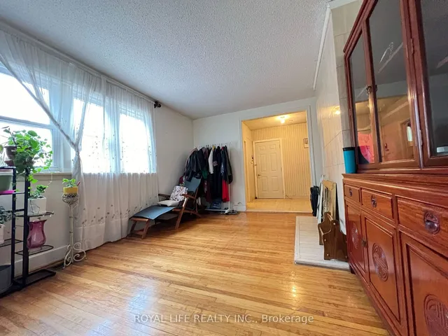 Additional image 8 of 33 Agincourt Dr