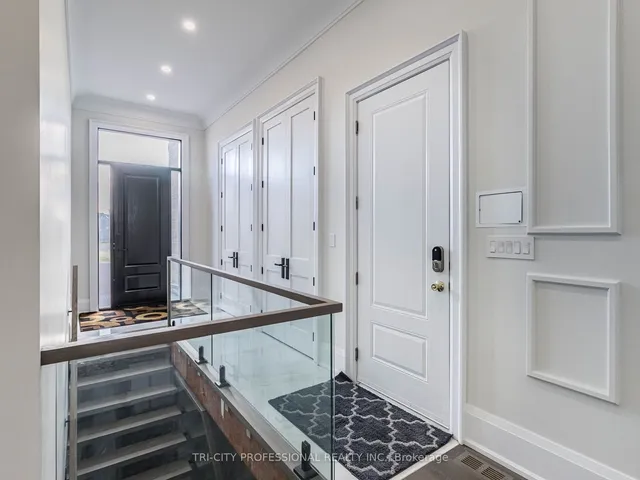 Additional image 24 of 27 Morris Crt