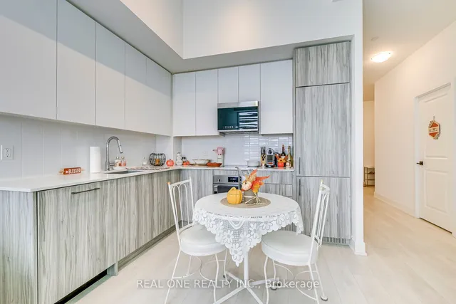 Additional image 5 of 2485 taunton Rd Unit 341