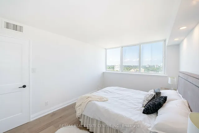 Additional image 23 of 1360 Rathburn Rd Unit 1404