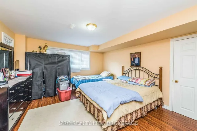 Additional image 36 of 88 Lola Cres