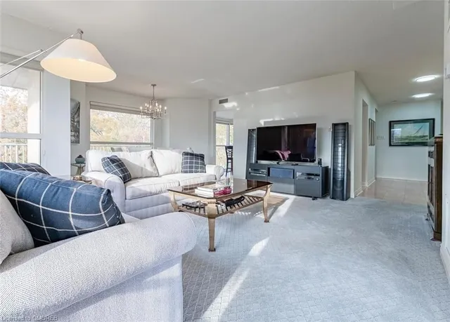 Additional image 8 of 2190 Lakeshore Rd Unit 301