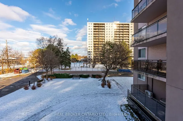 Additional image 30 of 975 Warwick Crt Unit 201