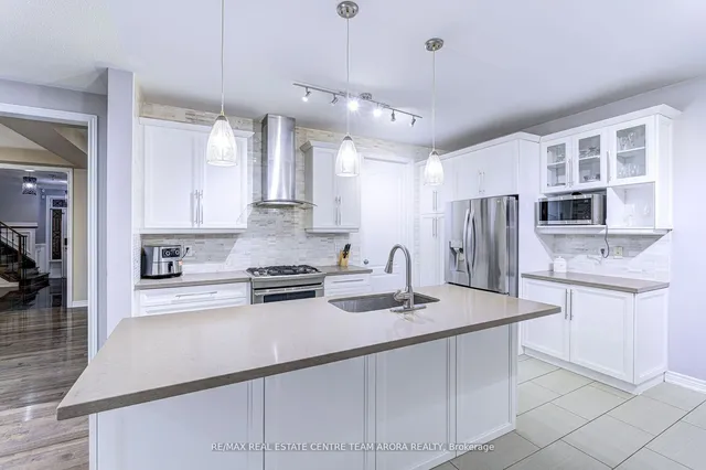 Additional image 14 of 17 Junetown Circ