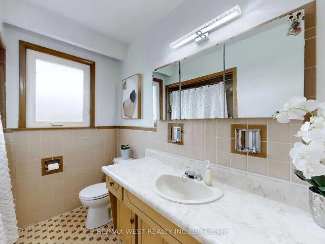 Additional image 32 of 42 Swordbill Dr