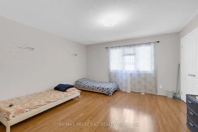 Additional image 27 of 103 Cedar Lake Cres