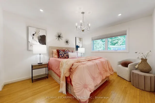 Additional image 16 of 697 George St