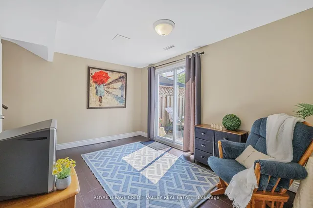 Additional image 18 of 28 Kincaid Crt