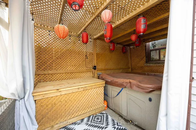 Additional image 37 of 689 Dovercourt Rd