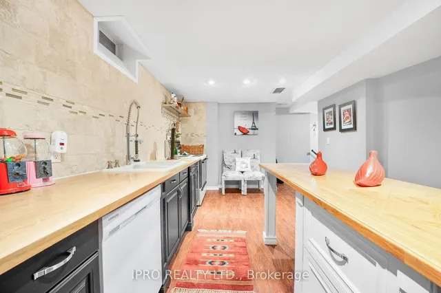 Additional image 12 of 690 Peter Robertson Blvd