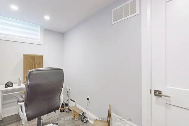 Additional image 35 of 92 Holt Dr