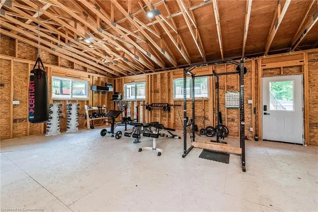 Additional image 40 of 8949 Mississauga Road