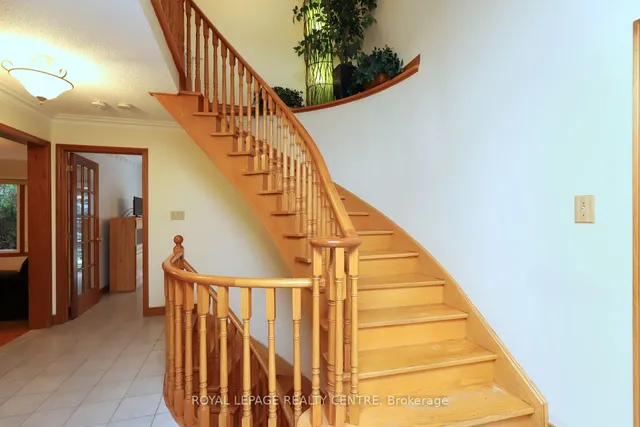 Additional image 32 of 4229 Capilano Crt