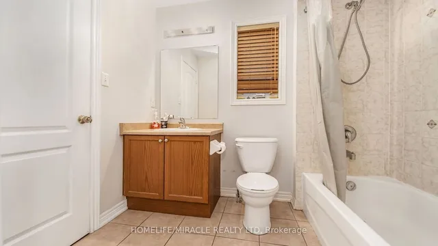 Additional image 23 of 4 FOSSIL St