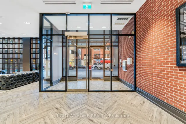 Additional image 34 of 608 Richmond St Unit LPH02