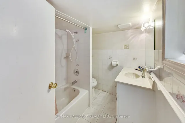 Additional image 32 of 400 Christie St