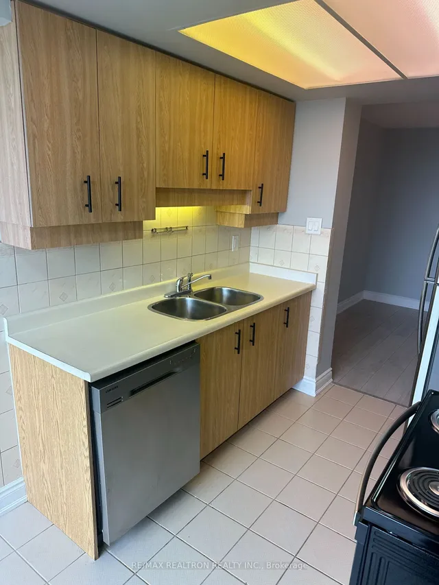 Additional image 8 of 100 County Court Blvd Unit 907