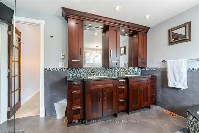 Additional image 19 of 2477 LONGRIDGE Cres