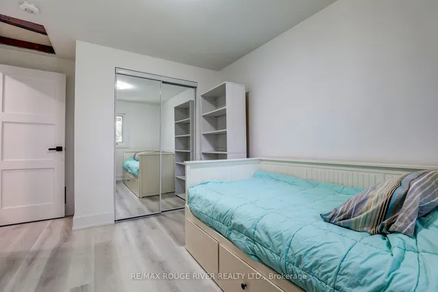 Additional image 31 of 1270 Gainsborough Dr Unit 1