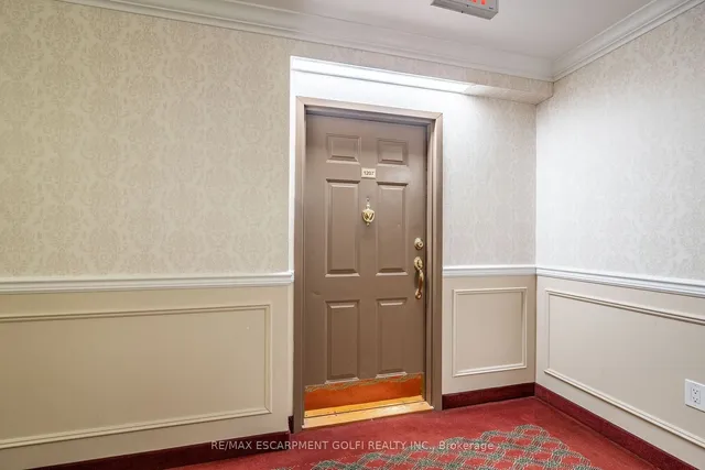 Additional image 5 of 5070 Pinedale Ave Unit 1207