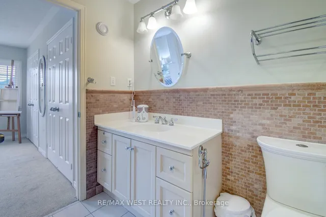 Additional image 25 of 2145 Country Club Dr Unit 6