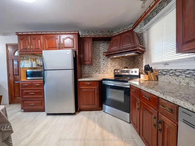 Additional image 5 of 1704 Oberon Cres
