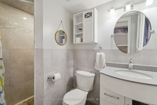 Additional image 34 of 38 Larchmere Ave