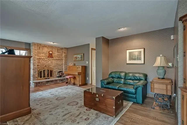 Additional image 28 of 1296 Cumnock Cres