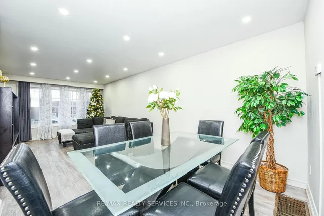 Additional image 16 of 3646 Corliss Cres