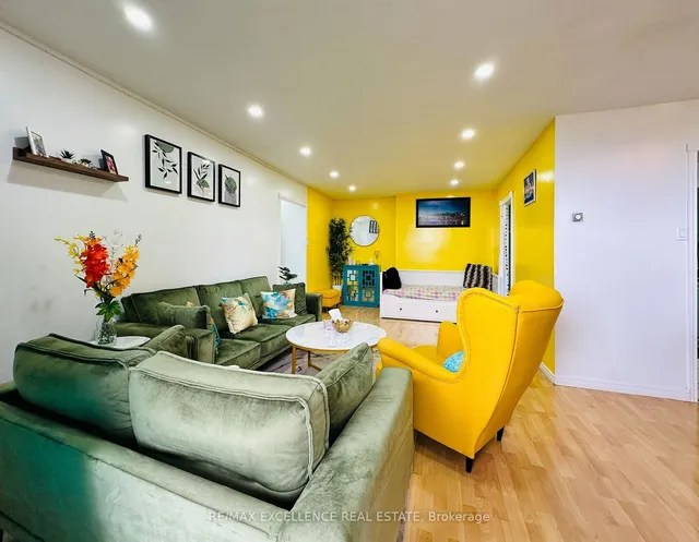 Additional image 8 of 3533 Derry Rd Unit 902