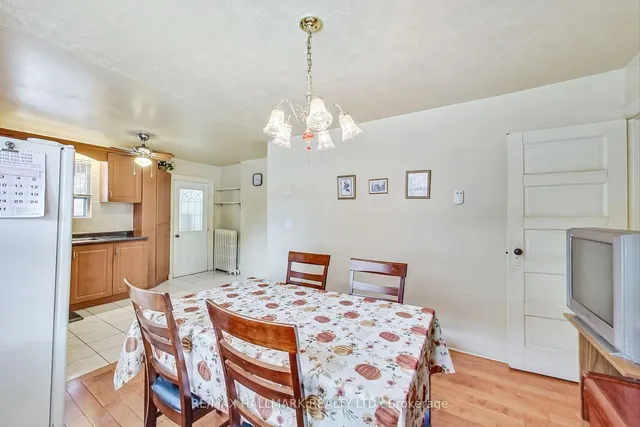 Additional image 11 of 400 Christie St