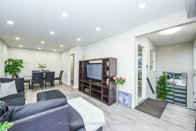 Additional image 17 of 3646 Corliss Cres