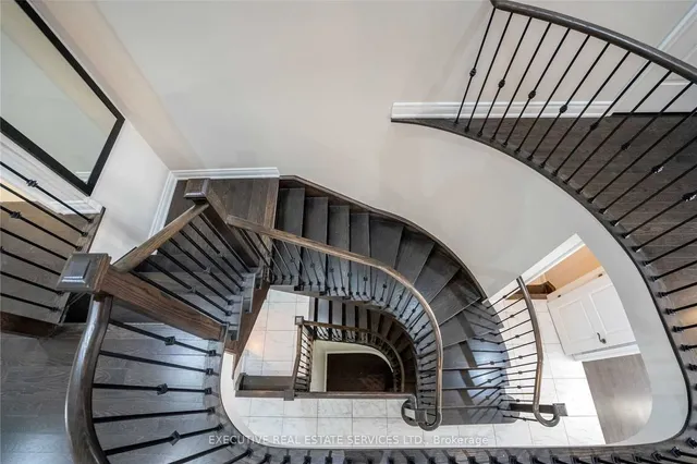 Additional image 21 of 48 Foothills Cres