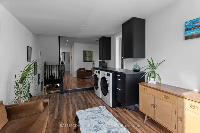 Additional image 16 of 951 Dundas St