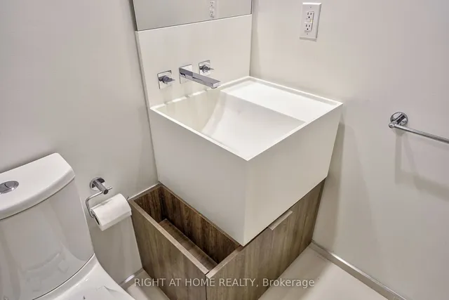 Additional image 28 of 1 Bloor St Unit 4707